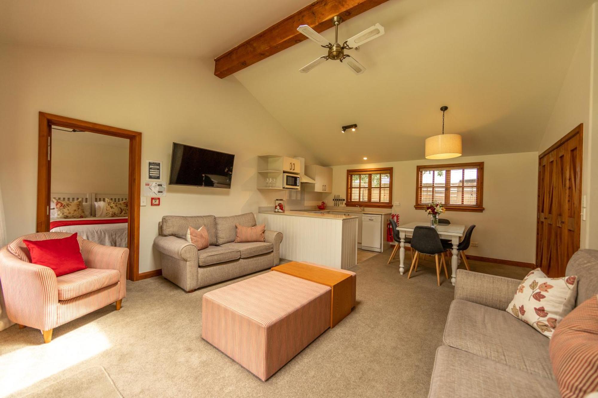 Wanaka Homestead Lodge & Cottages Esterno foto